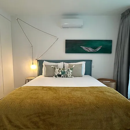 Whome Cozy Riverside In Apartment Trafaria