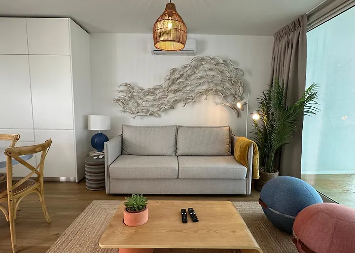 Whome Cozy Riverside In Trafaria